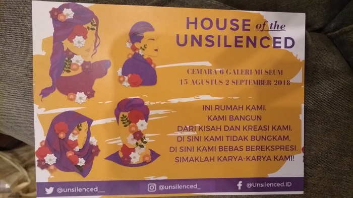Kartu pos House of the Unsilenced yang tertulis: ‘Ini adalah rumah kami, yang kami bangun dari cerita dan karya seni kami. Di sini kita tidak dibungkam. Di sini kita bebas mengekspresikan diri. Dengarkan suara kami!’ / Adriana Rahajeng Mintarsih dengan izin